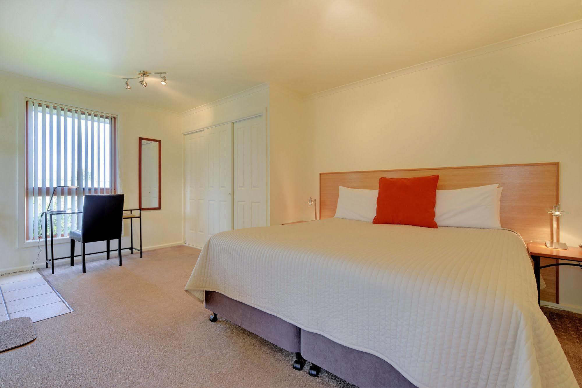 Aloft Boutique Accommodation Strahan Bagian luar foto