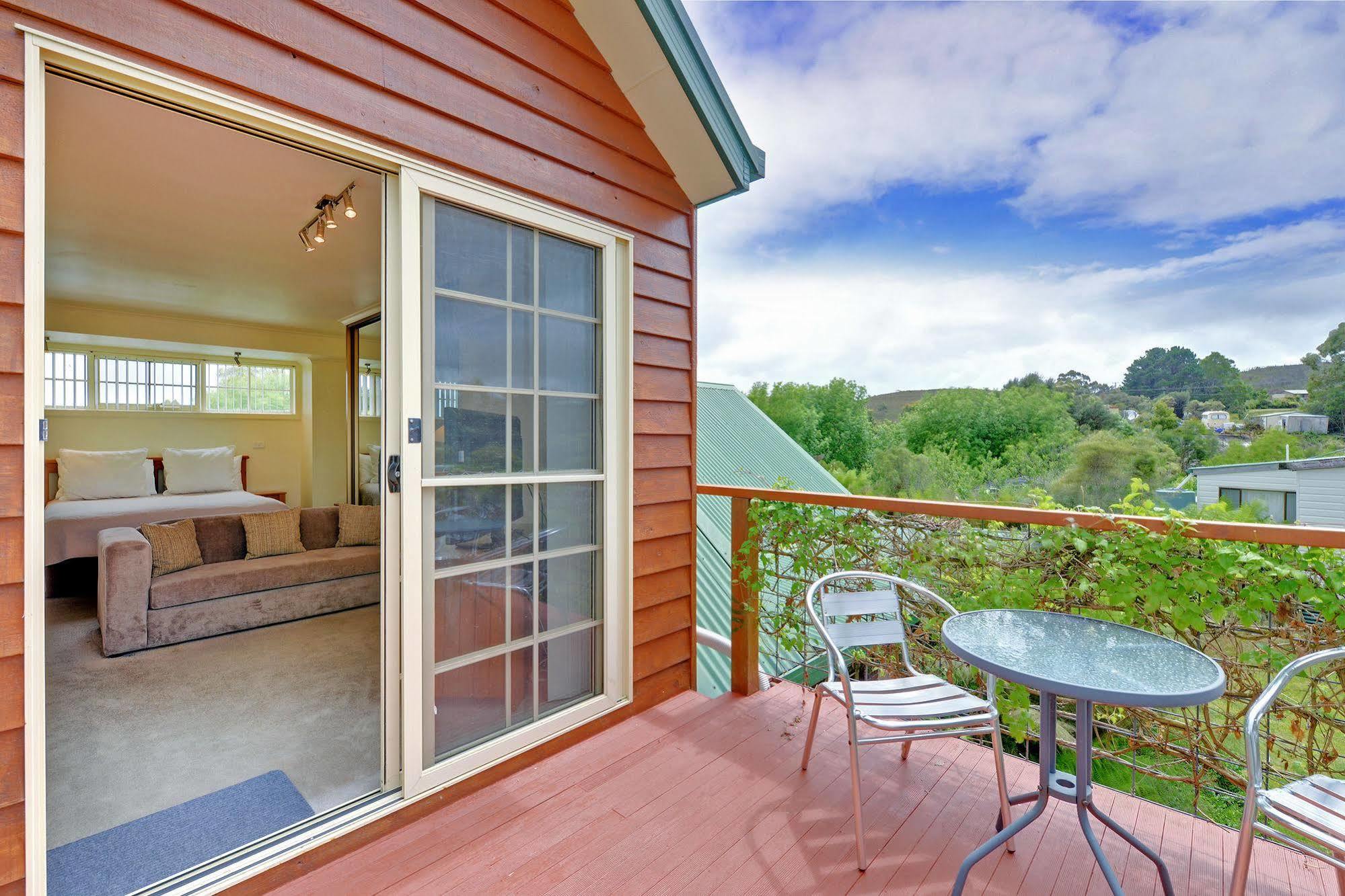 Aloft Boutique Accommodation Strahan Bagian luar foto